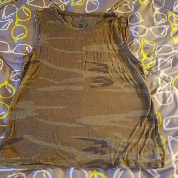 Well Worn Camo Supet Soft Sleeveless Medium - Picture 1 of 2